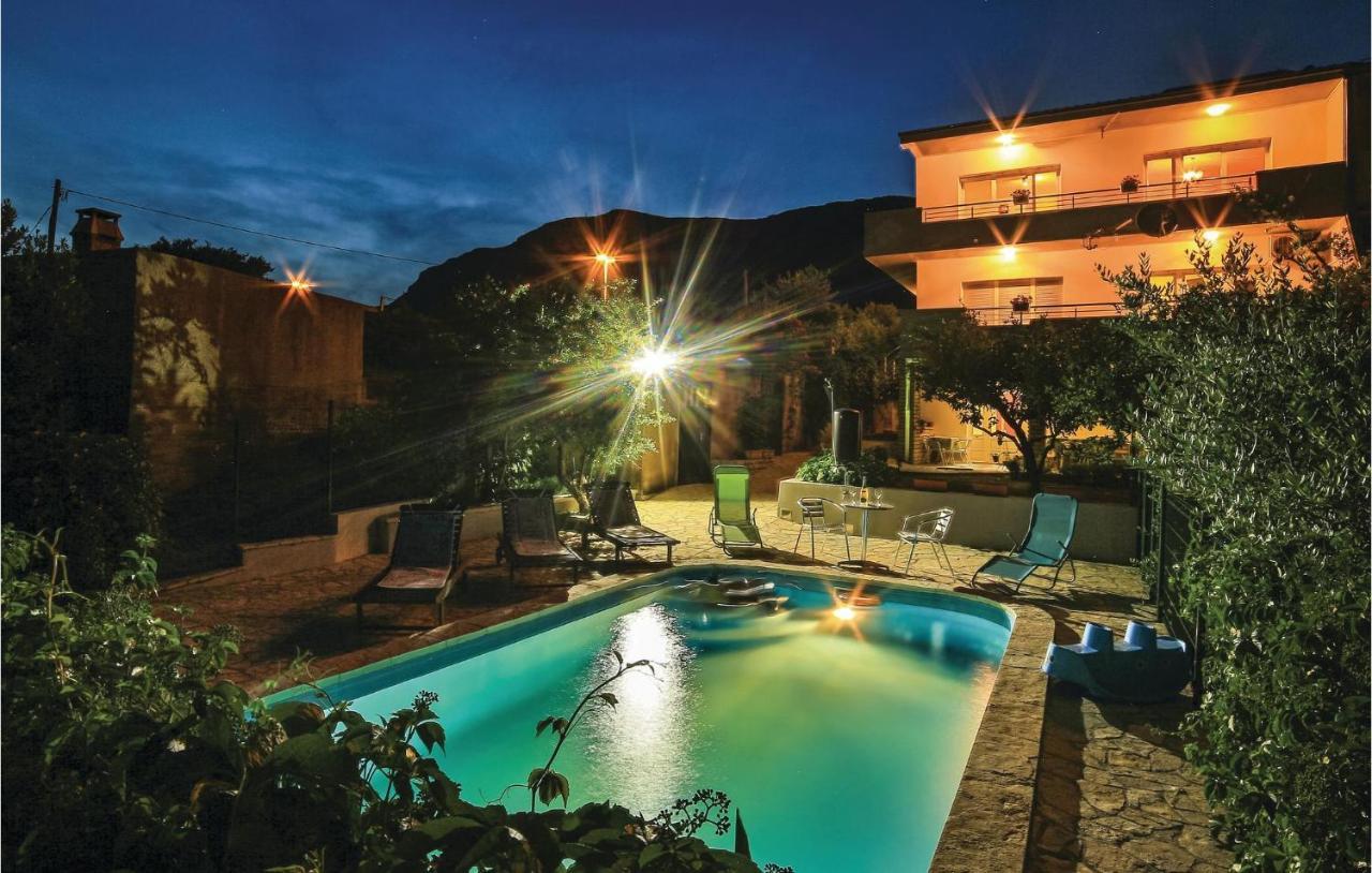 1 Bedroom Nice Apartment In Kastel Sucurac Kastela Luaran gambar