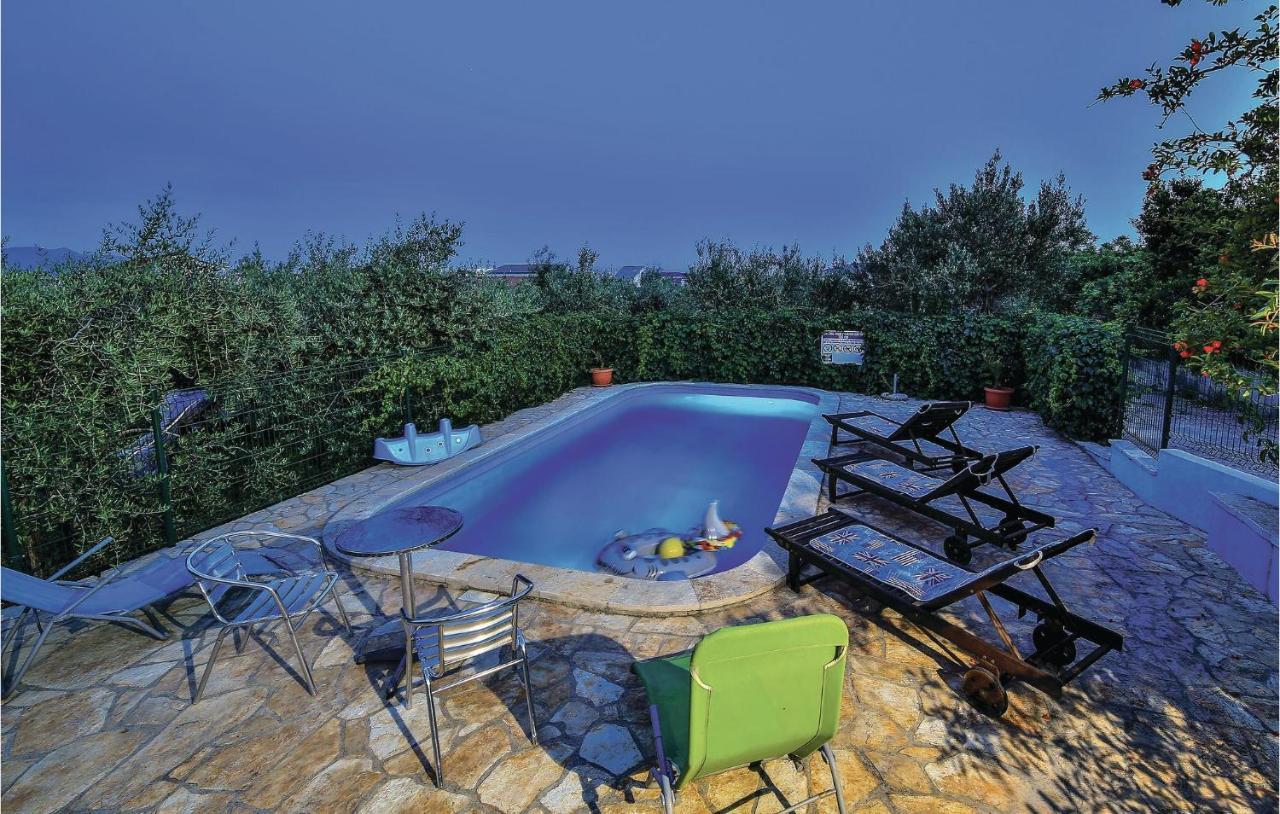 1 Bedroom Nice Apartment In Kastel Sucurac Kastela Luaran gambar