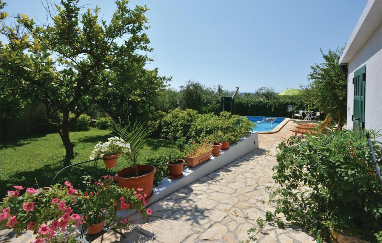 1 Bedroom Nice Apartment In Kastel Sucurac Kastela Luaran gambar